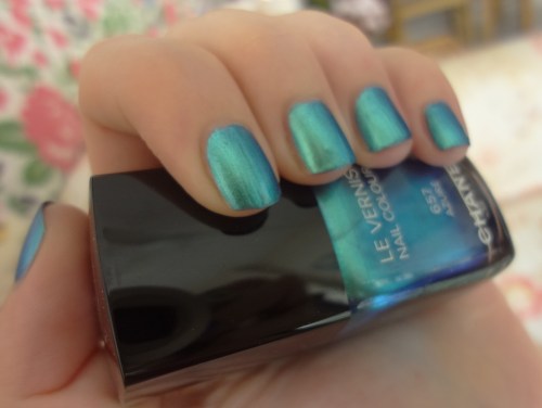 chanel azure le vernis nail colour