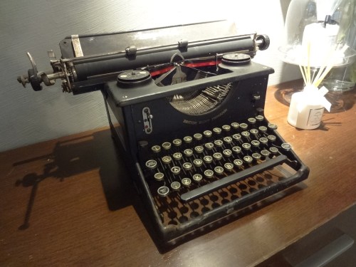 the nail library hong kong decor