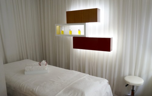 faces lab concept hong kong clarins treatment room