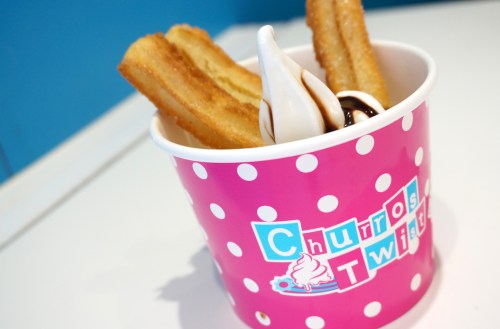 churros twist hong kong fro-yo