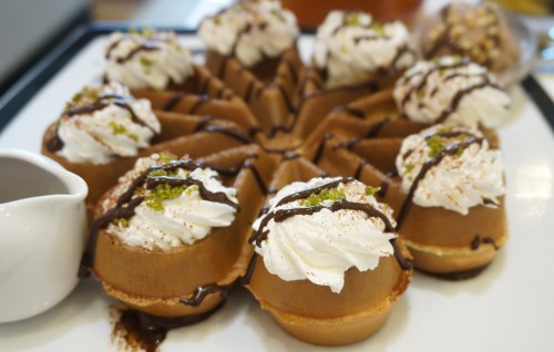 dazzling cafe hong kong chocolate waffle