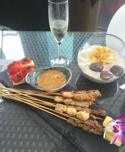 Conrad Hong Kong Weekend By The Pool